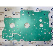 Прокладка металлическая корпуса КПП R539324 (R225623) 8430/8530 John Deere